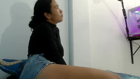 Snapshot of zoecute5817 chatting on 05-26-26, 01:23 ZOE online show from 05-26-26, 01:23