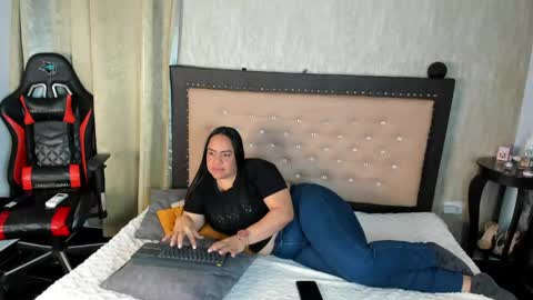 zoedeleon online show from 05-09-26, 07:30
