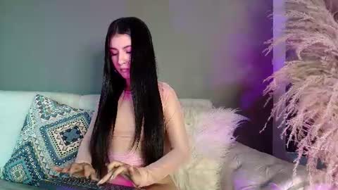 Snapshot of zoee_8 chatting on 07-11-26, 12:02 ZOE online show from 07-11-26, 12:02