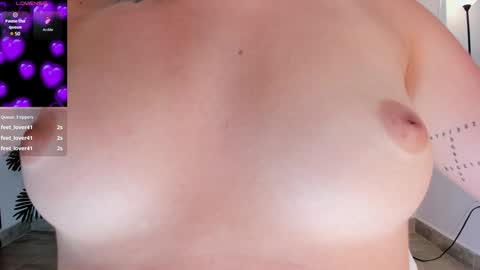 Snapshot of zoee_jackson chatting on 12-18-24, 10:02 zoee jackson online show from 12-18-24, 10:02