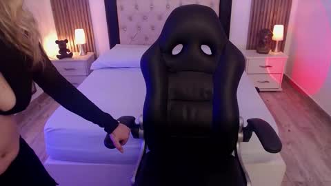 zoe online show from 09-15-25, 03:17