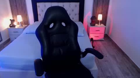 zoe online show from 10-04-25, 03:48