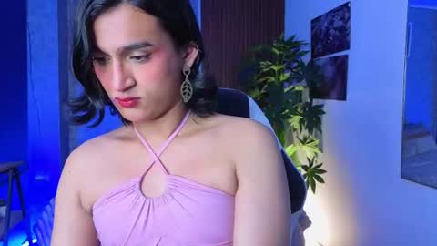 Snapshot of zoee_kiss_ chatting on 06-20-26, 05:10 ZOE online show from 06-20-26, 05:10
