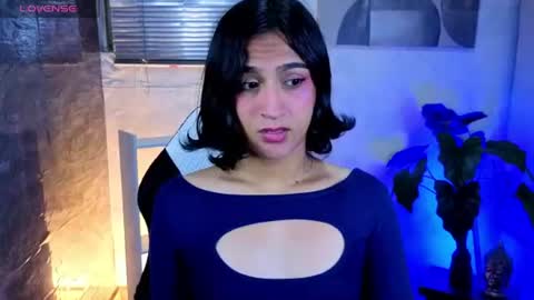 Snapshot of zoee_kiss_ chatting on 06-28-26, 05:24 ZOE online show from 06-28-26, 05:24