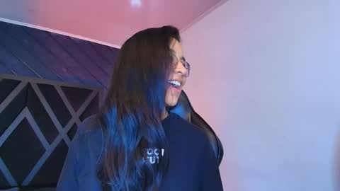 Zoe 3 online show from 04-19-26, 01:21