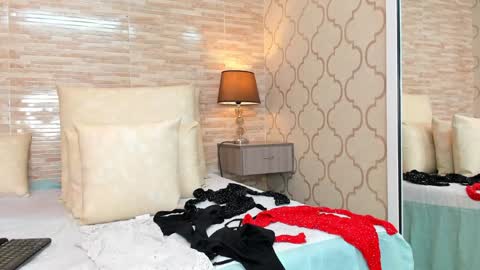 Snapshot of zoeesmitth chatting on 12-28-24, 06:18 ZoeeSmitth online show from 12-28-24, 06:18