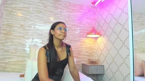 Snapshot of zoeesmitth chatting on 09-29-25, 11:48 ZoeeSmitth online show from 09-29-25, 11:48