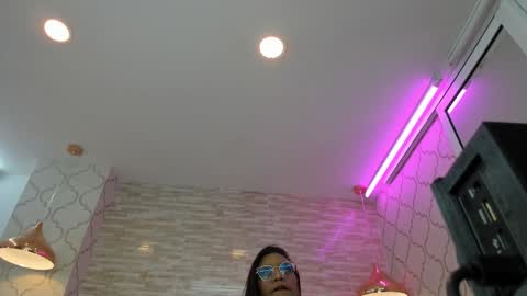 Snapshot of zoeesmitth chatting on 10-29-25, 11:34 ZoeeSmitth online show from 10-29-25, 11:34