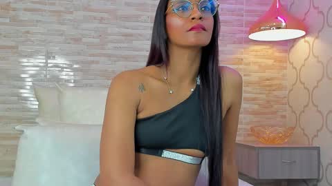 ZoeeSmitth online show from 02-18-26, 11:50