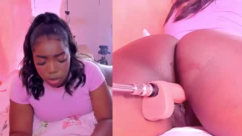 Snapshot of zoeethompson_cm chatting on 06-25-26, 10:53 online show from 06-25-26, 10:53