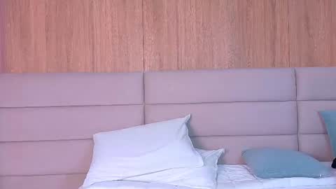 Snapshot of zoehangel chatting on 07-19-26, 01:15 Zoe online show from 07-19-26, 01:15