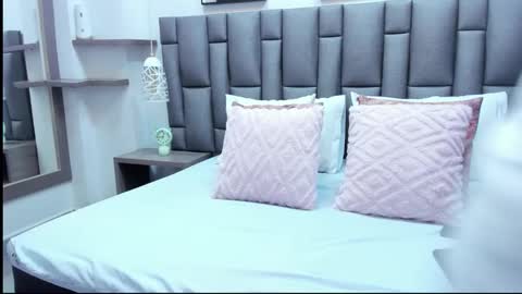 Zoe Krug online show from 03-23-26, 12:09