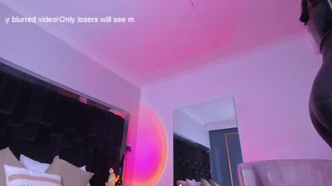 zoevidal_ online show from 02-06-25, 02:58