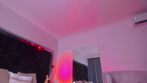 zoevidal_ online show from 02-13-25, 05:54