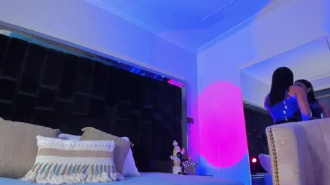 zoevidal_ online show from 03-09-25, 11:47