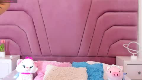 Snapshot of zoewillian chatting on 02-11-25, 03:40 zoewillian online show from 02-11-25, 03:40