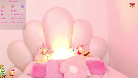 Snapshot of zoewillian chatting on 12-14-25, 04:29 zoewillian online show from 12-14-25, 04:29