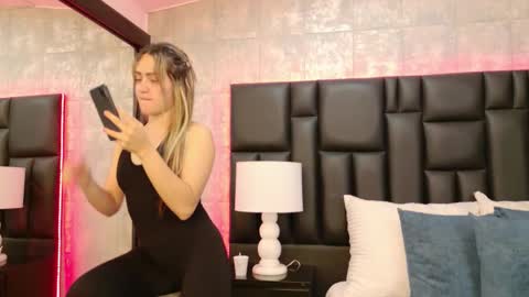 ZoeWilliis online show from 09-28-25, 11:59