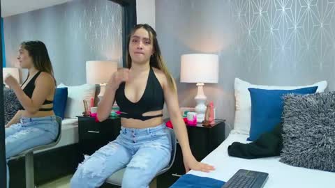 ZoeWilliis online show from 04-13-26, 12:21