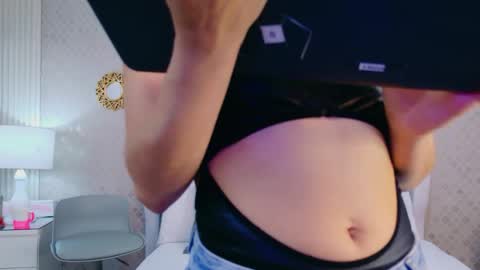 ZoeWilliis online show from 05-27-26, 12:13