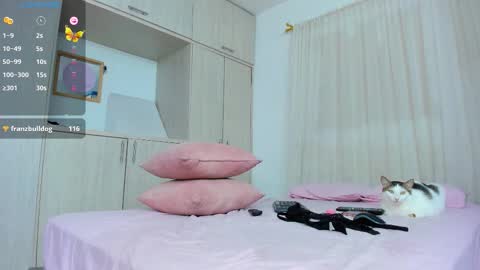 zoey  Independent model online show from 10-17-25, 02:15