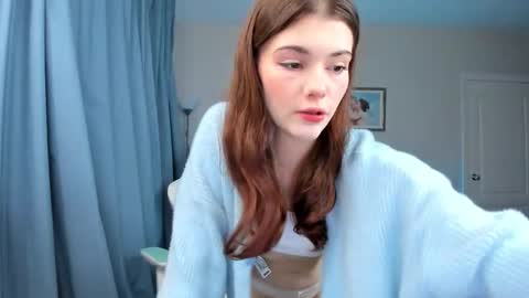 Snapshot of zoey_lane chatting on 10-17-25, 03:10 Zoey Lane online show from 10-17-25, 03:10
