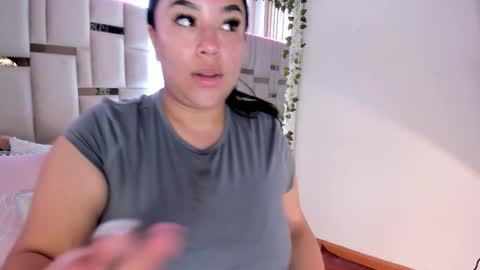 Snapshot of zoey_thommpson chatting on 10-26-25, 02:56 zoey thommpson online show from 10-26-25, 02:56