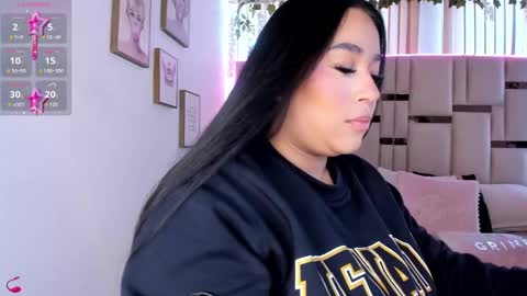 Snapshot of zoey_thommpson chatting on 11-23-25, 02:17 zoey thommpson online show from 11-23-25, 02:17