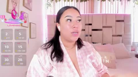 Snapshot of zoey_thommpson chatting on 12-01-25, 07:30 zoey thommpson online show from 12-01-25, 07:30