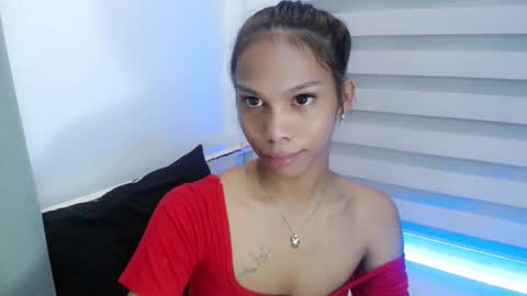 Snapshot of zoeygorgeous19 chatting on 11-07-25, 07:41 zoey online show from 11-07-25, 07:41