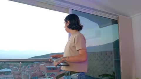 Snapshot of zoeypetit chatting on 07-14-26, 10:54 Zoey online show from 07-14-26, 10:54