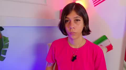 Snapshot of zoeypetit chatting on 07-15-26, 11:59 Zoey online show from 07-15-26, 11:59