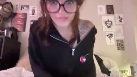 zoeyyb666 online show from 04-29-26, 07:45