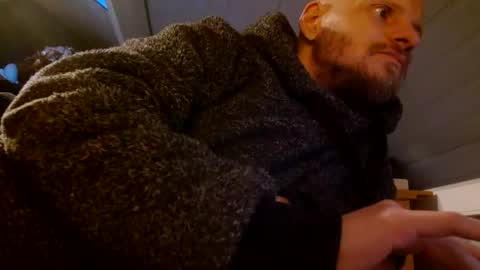 Snapshot of zolexthomas chatting on 01-14-25, 04:08 zolexthomas online show from 01-14-25, 04:08