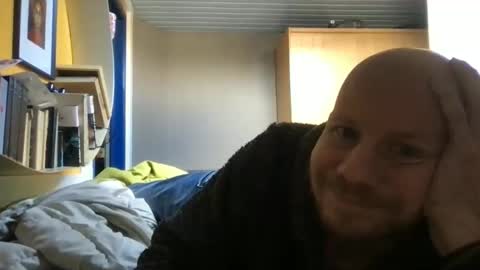 Snapshot of zolexthomas chatting on 10-04-25, 11:19 zolexthomas online show from 10-04-25, 11:19