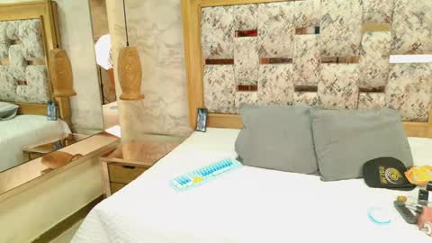 Snapshot of zoley_watson chatting on 09-29-25, 03:11 zoley online show from 09-29-25, 03:11