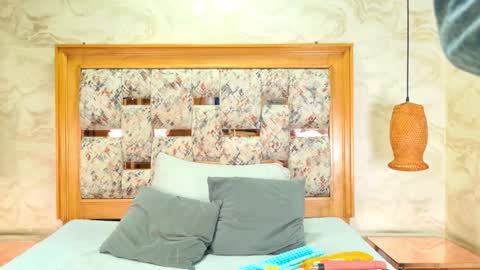 Snapshot of zoley_watson chatting on 10-20-25, 03:07 zoley online show from 10-20-25, 03:07