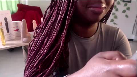 Snapshot of zooee_p chatting on 02-18-26, 03:41 Zooe online show from 02-18-26, 03:41