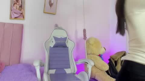 Zoe online show from 04-15-26, 12:12