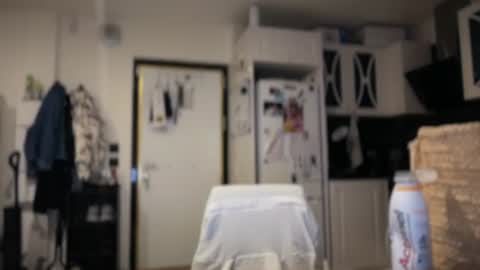 Snapshot of zorelina chatting on 06-25-26, 09:41 Melani online show from 06-25-26, 09:41