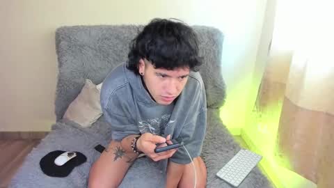 ZOREN online show from 10-22-25, 04:40