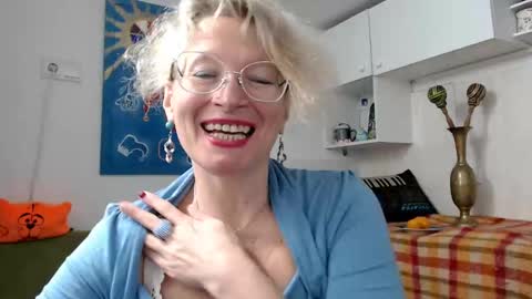 Snapshot of zosya1111 chatting on 12-15-24, 12:49 Zosya1111 online show from 12-15-24, 12:49