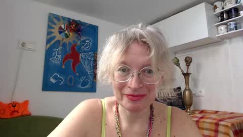 Snapshot of zosya1111 chatting on 12-25-24, 10:17 Zosya1111 online show from 12-25-24, 10:17