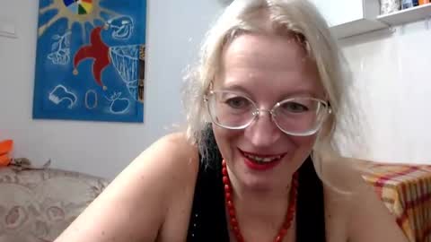 Snapshot of zosya1111 chatting on 11-09-25, 10:35 Zosya1111 online show from 11-09-25, 10:35