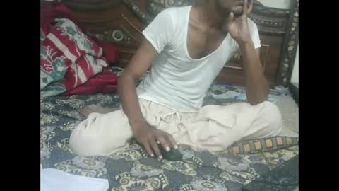 Snapshot of zoyakhan803 chatting on 10-14-25, 09:15 zoyakhan803 online show from 10-14-25, 09:15