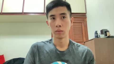 Snapshot of zseszsesz chatting on 12-05-24, 03:28 Z online show from 12-05-24, 03:28