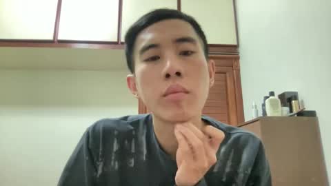 Snapshot of zseszsesz chatting on 12-17-24, 03:17 Z online show from 12-17-24, 03:17