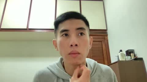 Snapshot of zseszsesz chatting on 12-22-24, 02:49 Z online show from 12-22-24, 02:49