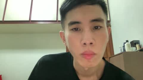 Snapshot of zseszsesz chatting on 12-25-24, 03:17 Z online show from 12-25-24, 03:17