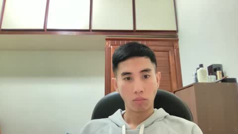 Snapshot of zseszsesz chatting on 12-27-24, 03:59 Z online show from 12-27-24, 03:59